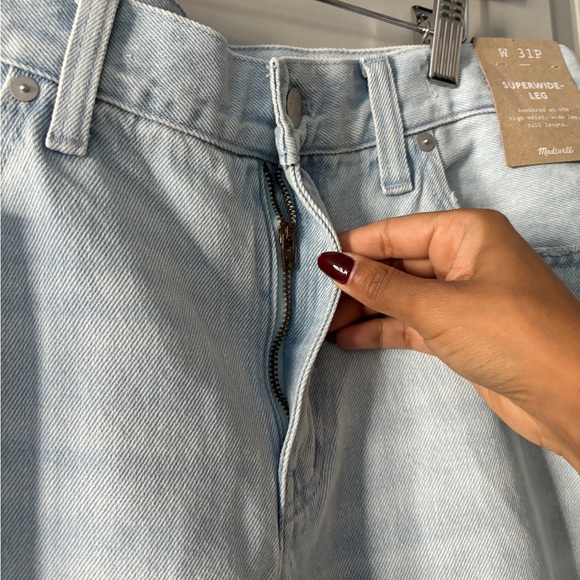 NWT Madewell Superwide-Leg Jeans in Light Wash - Picture 3 of 5